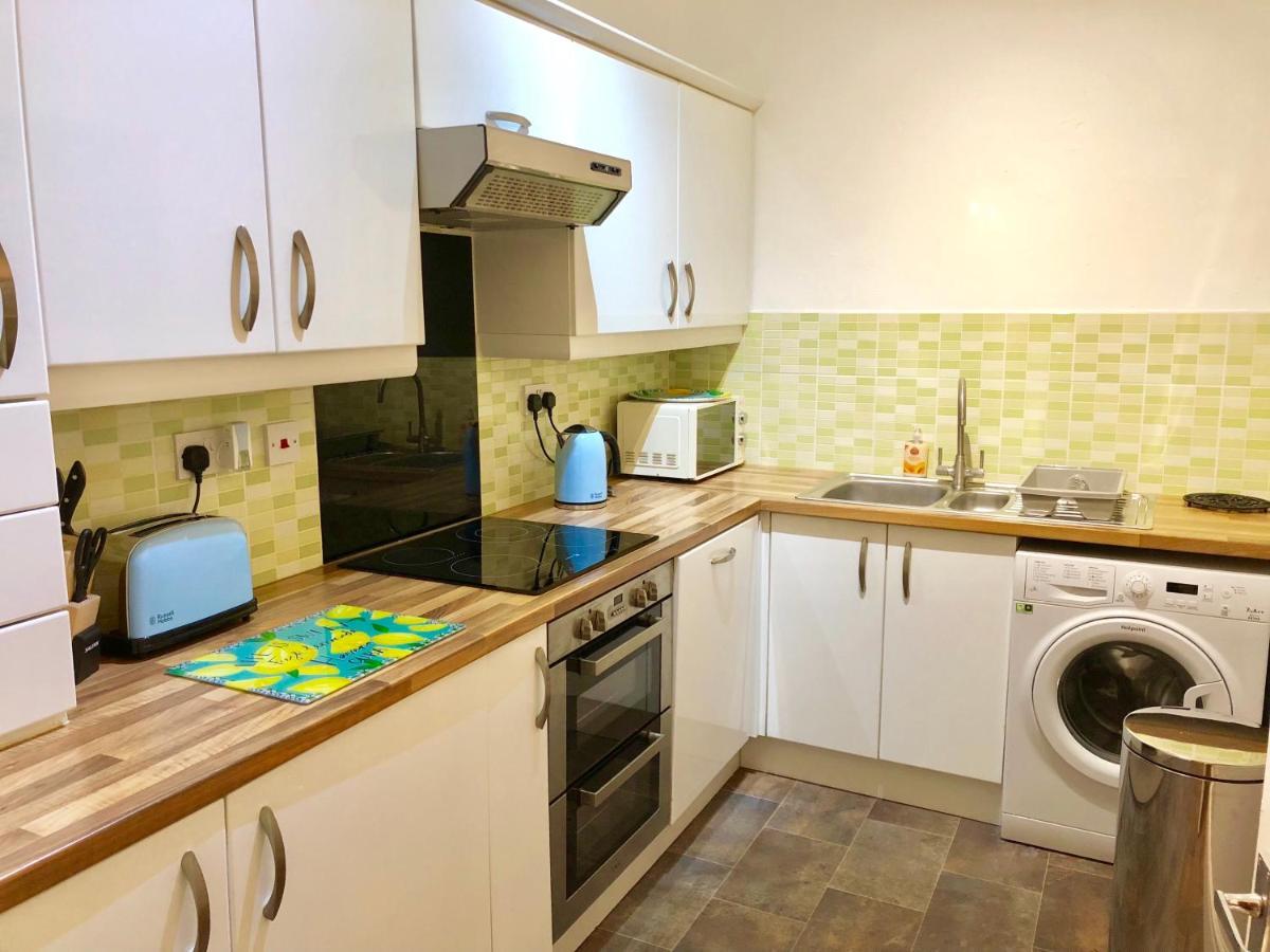 Stylish Apartment With Secure Parking Close To City Chester Exterior foto